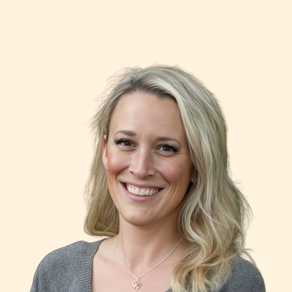 Holly Bates, Therapist