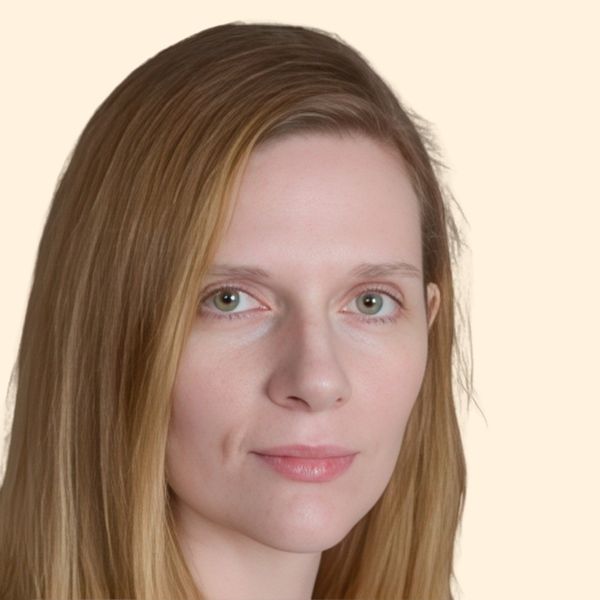 Linsey Norton, Therapist