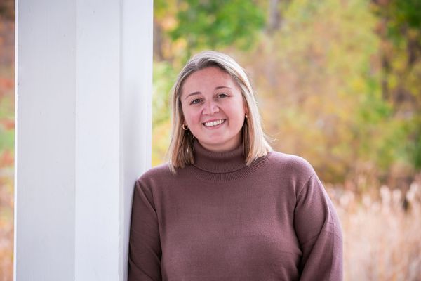 Mary Comis, Psychologist