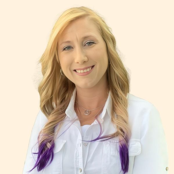 Summer Gonzalez, Therapist