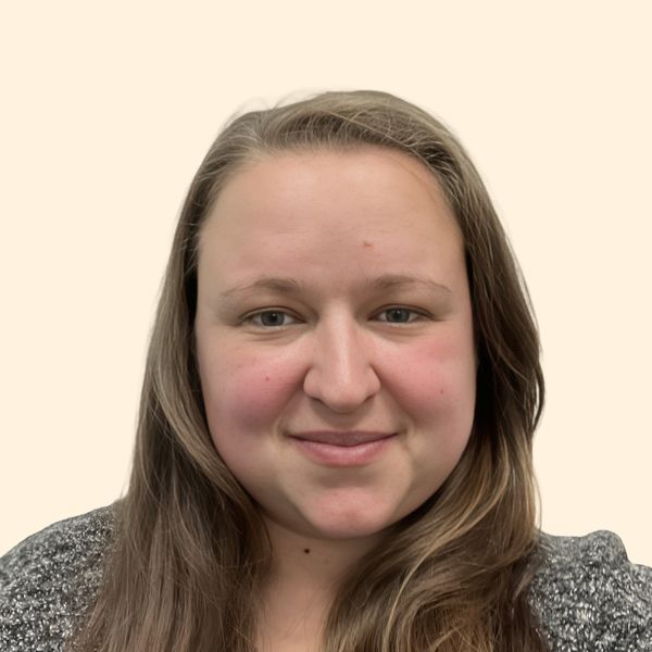 Holly Bahnick, Therapist