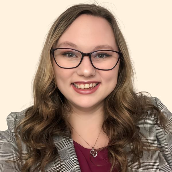 Courtney Bladen, Therapist