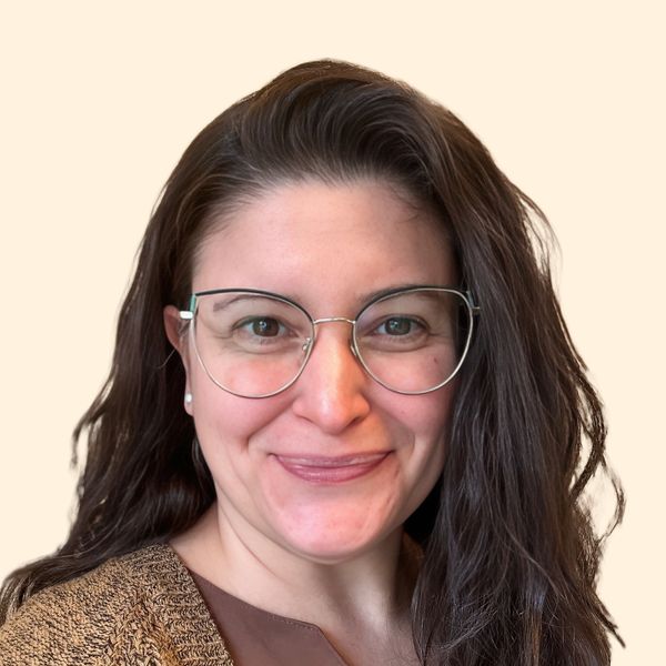 Holly Rhode, Therapist