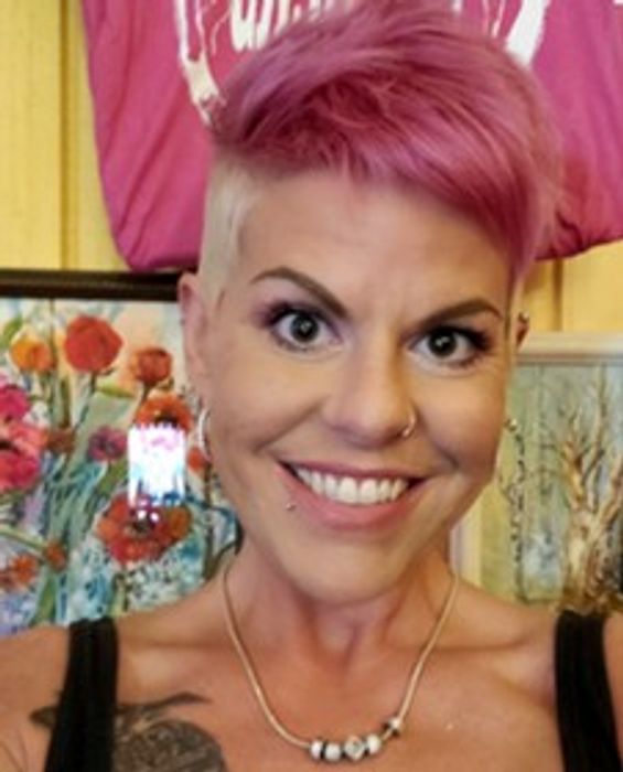 Jen Larsen, Therapist