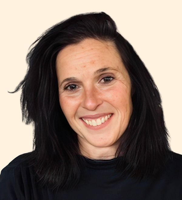 Ariel Malia, Therapist