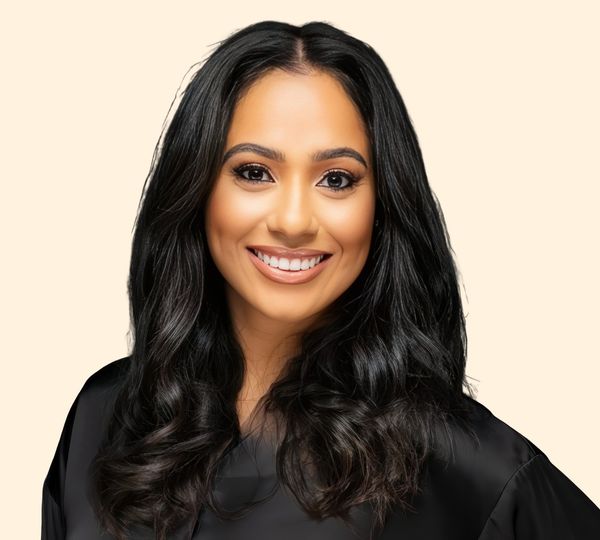 Khaya Hodges, Therapist