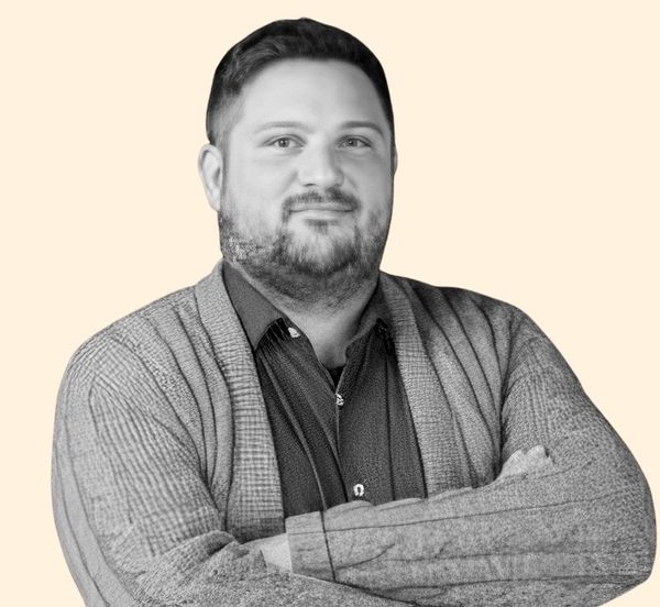 Andrew Clayton, Therapist