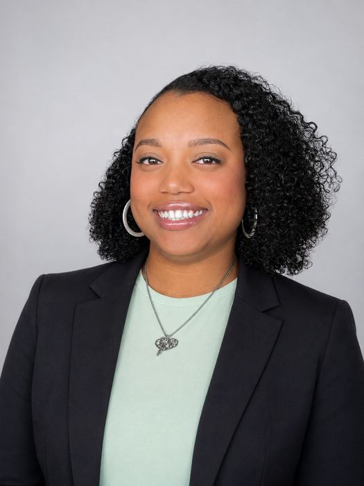 Kendyl Kennon, Therapist