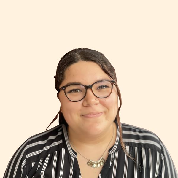 Cayla Lund, Therapist