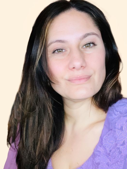 Larissa Peralta, Therapist