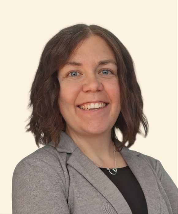 Samantha Sadler, Therapist