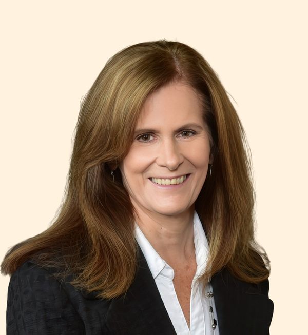 Sandra Henke, Therapist