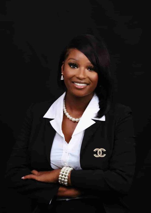 Ca'Teama Sanders, Therapist