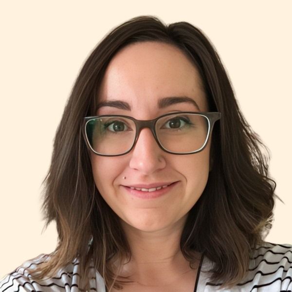 Alicia Gist, Therapist