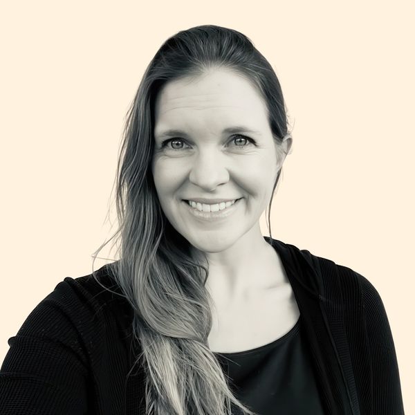 Emily Lindley, Therapist