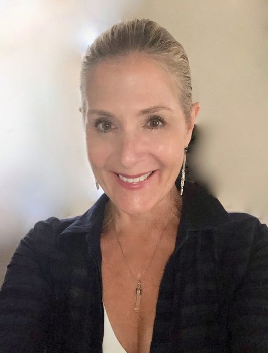 Mara DuToit, Therapist