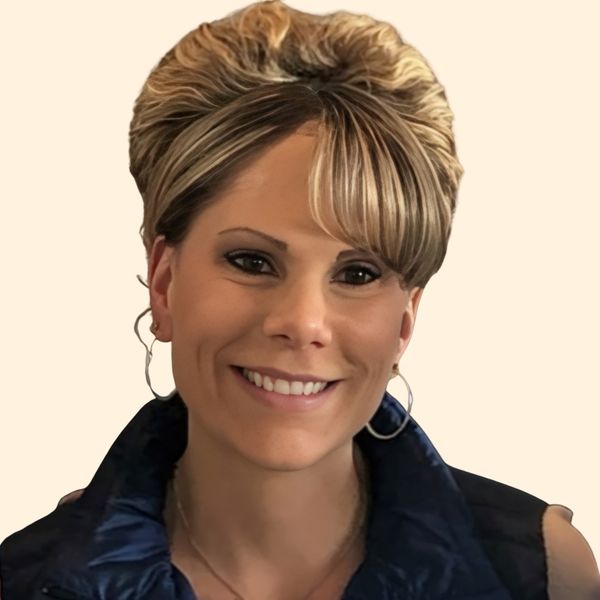 Lindsay Keefner, Therapist