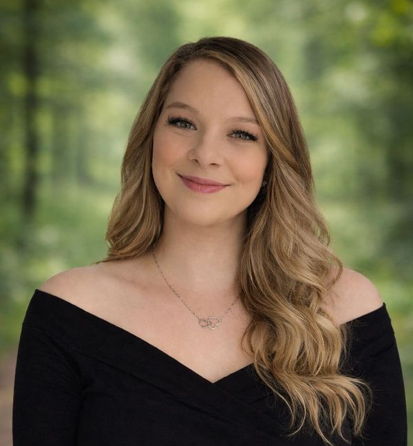 Kacey Petrash, Therapist