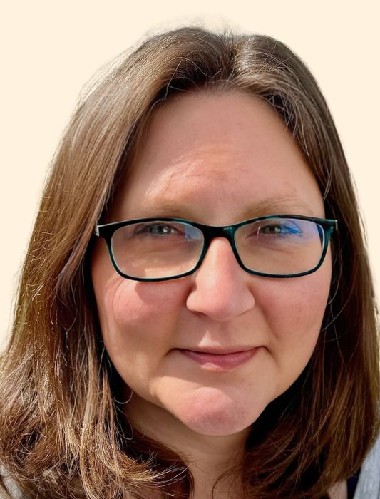 Julie Clark, Therapist
