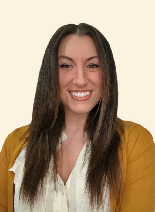 Georgia Veneziano, Therapist
