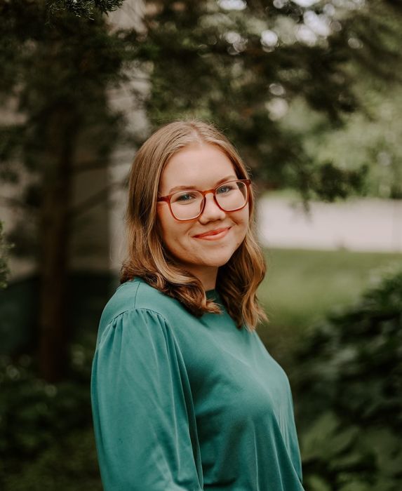 Hannah Hinds, Therapist