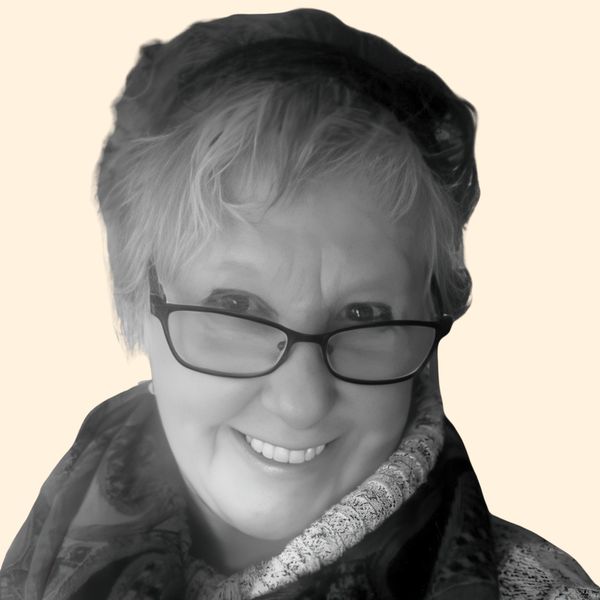 Gina Niewodowski, Therapist