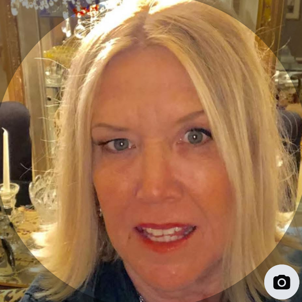 Rhonda Gilchrist, Therapist