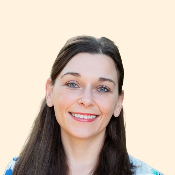 Nicki Asadi, Therapist