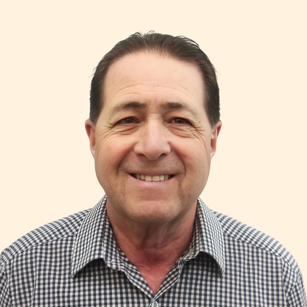 Mike Bruckner, Therapist