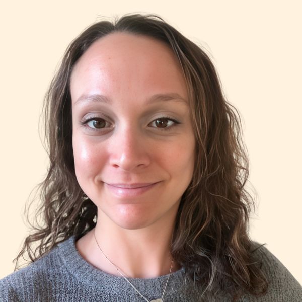 Nicole Caplin, Therapist
