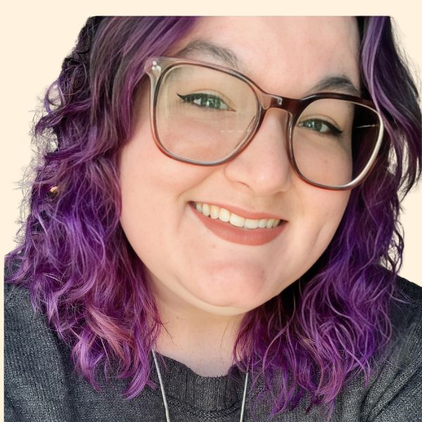 Kelcey Lucas, Therapist