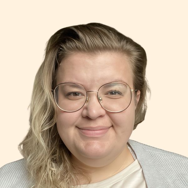 Lauryn Curtis, Therapist