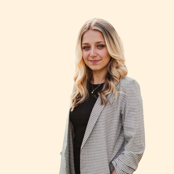 Ari West, Therapist