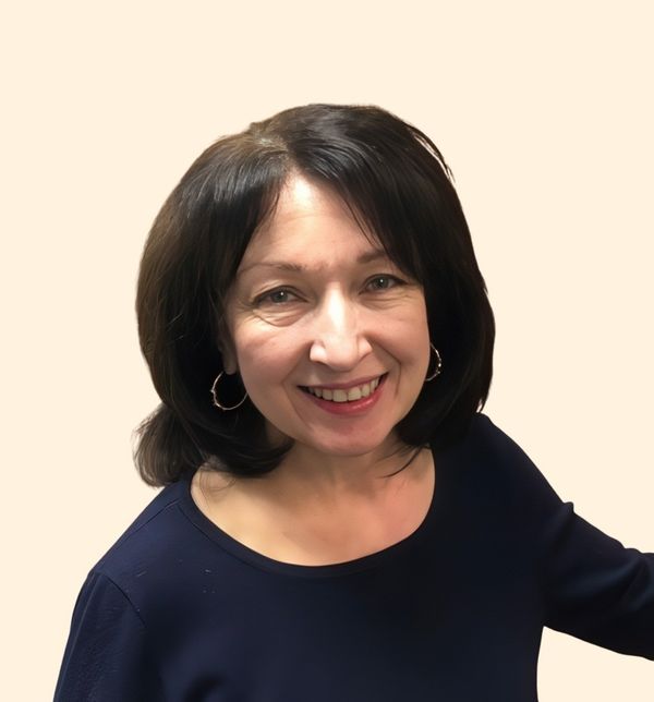 Maria Lai, Therapist