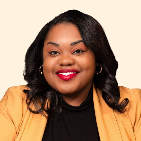 Courtney Buck, Therapist