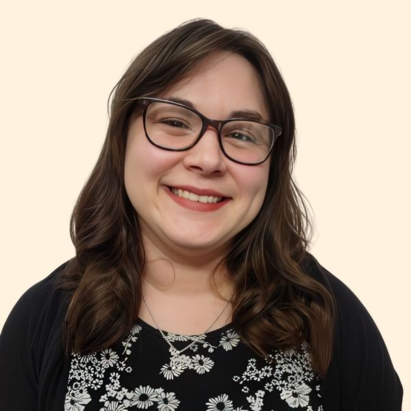 Sara Mueller, Therapist