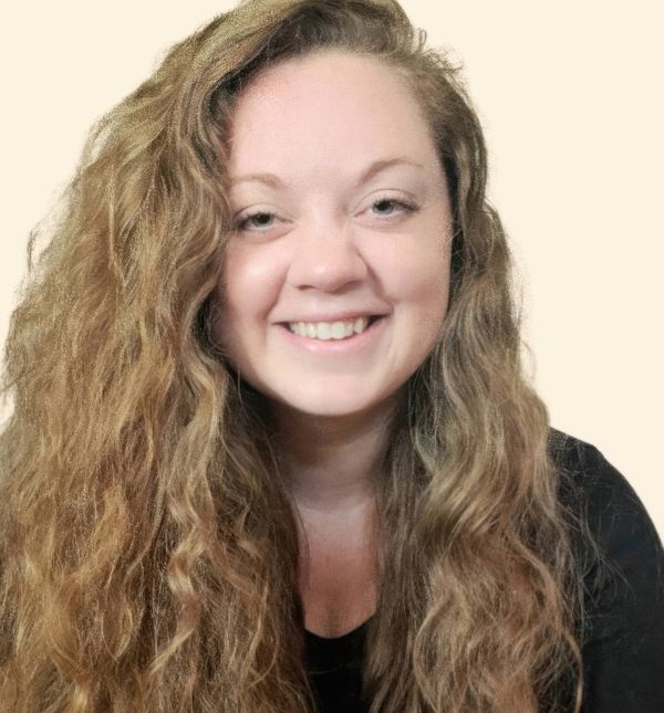 Lindsey Maurer, Therapist
