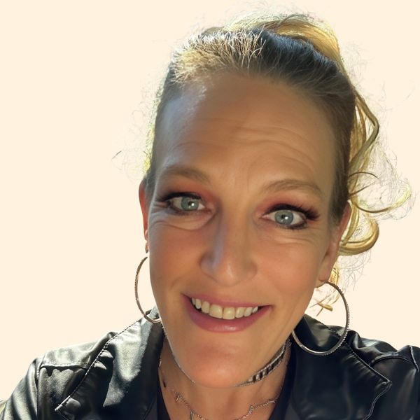 Lisa Scheidt, Therapist