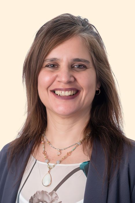 Josette Davis, Therapist