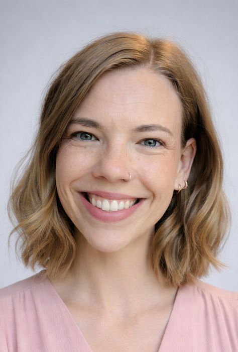 Emily Alexander, Therapist