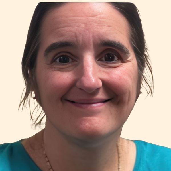 Karen Teixeira, Therapist