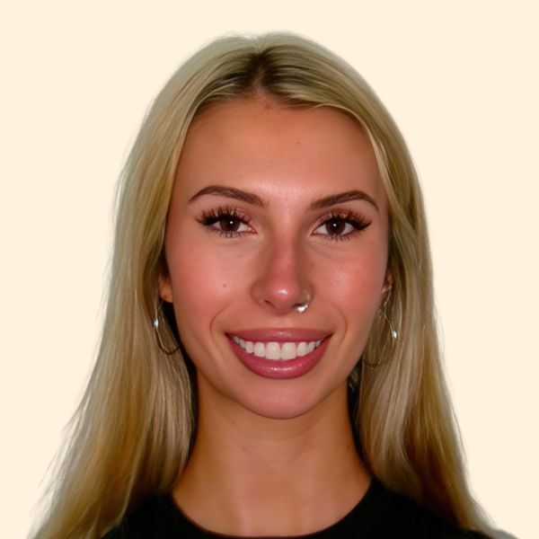 Eva Bloom, Therapist