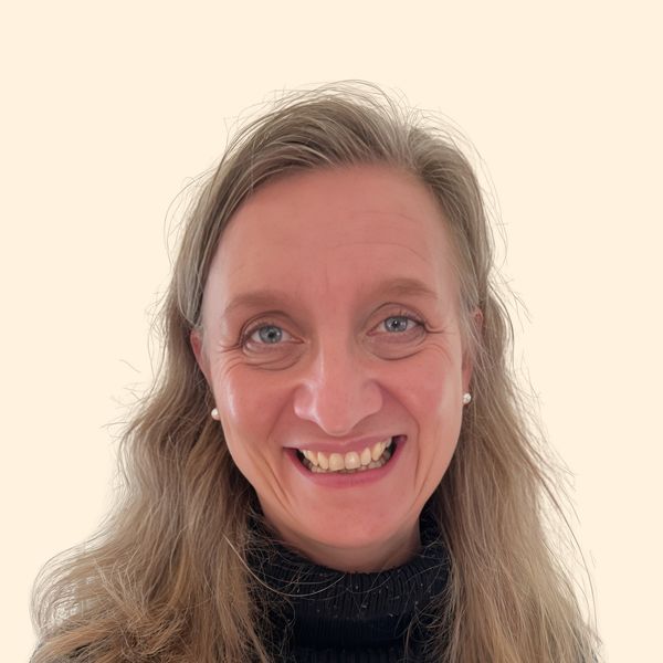 Emma Low, Therapist