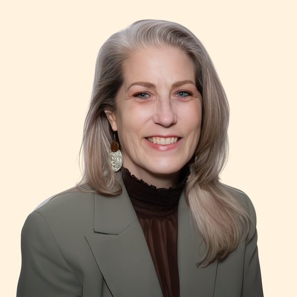 Mara Rohrer, Therapist