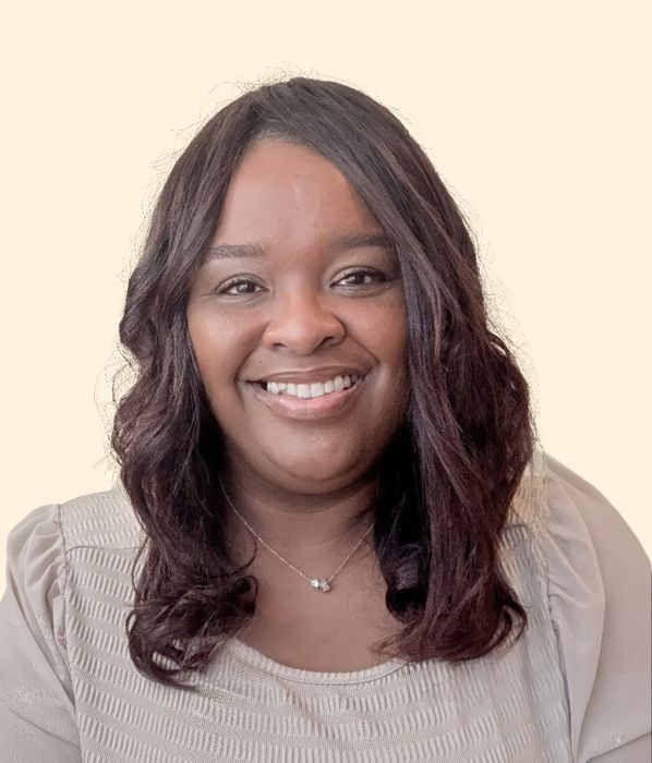 Amy Lowe, Therapist