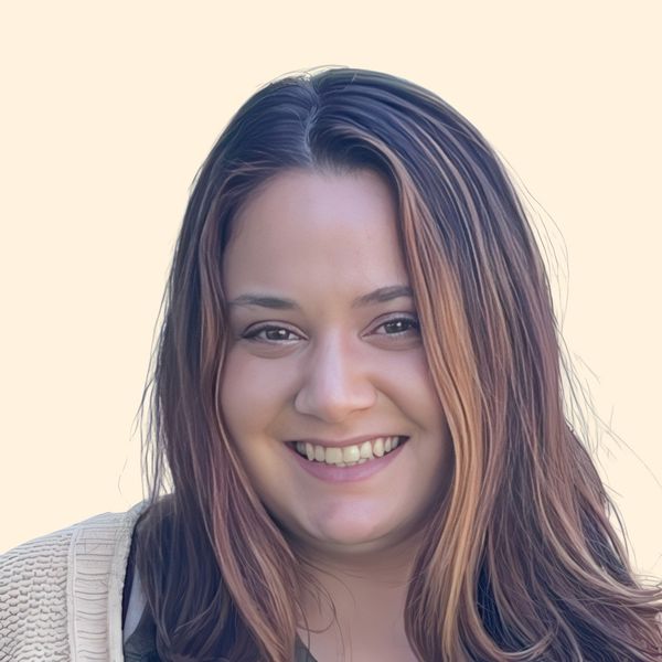 Leah Annarelli, Therapist