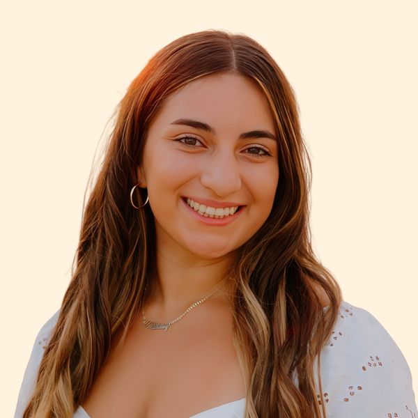 Amanda Escobar, Therapist