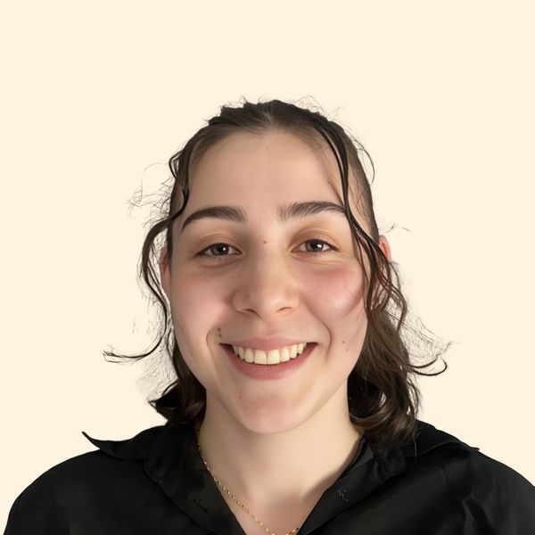 Shyann De La Torre, Therapist
