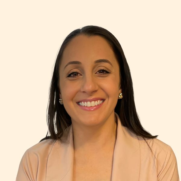 Kati Tavares, Therapist
