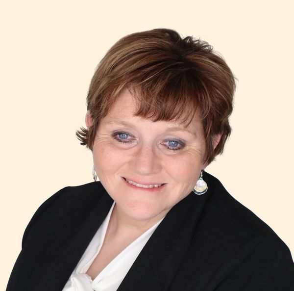 Kimberly Loper, Therapist